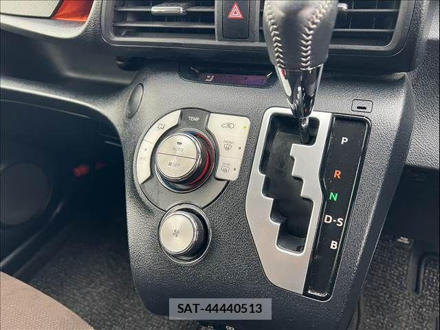 Toyota SIENTA 2018-12 6691264-22