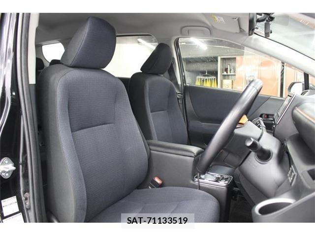 Toyota SIENTA 2016-07 6691265-26