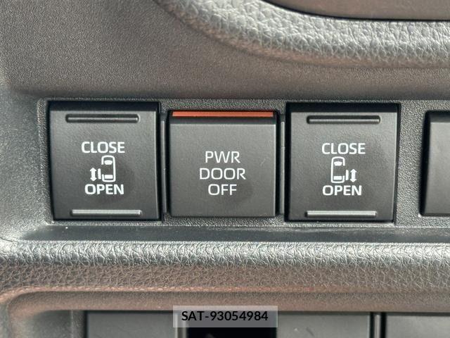 Toyota SIENTA 2023-03 6717256-26