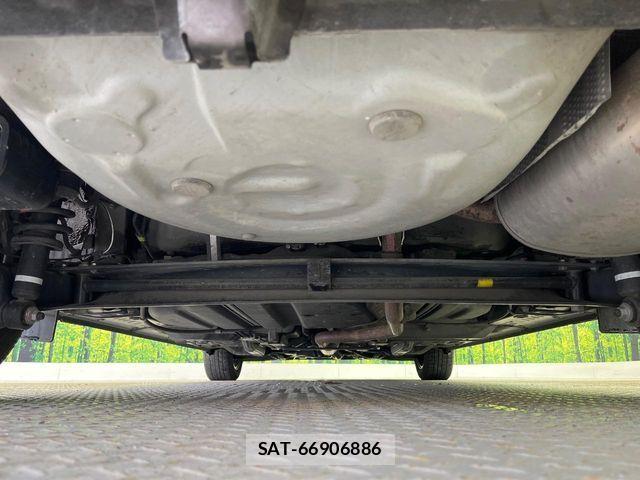 Toyota SIENTA 2019-06 6717272-19