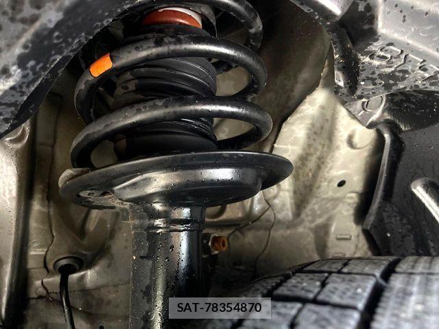 Toyota SIENTA 2015-10 6717273-19