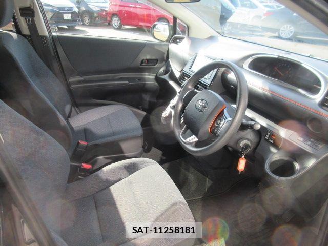 Toyota SIENTA 2015-09 6753292-12