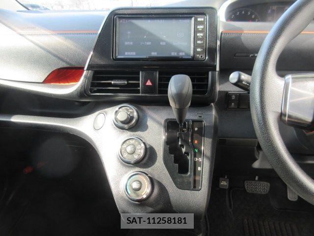Toyota SIENTA 2015-09 6753292-15