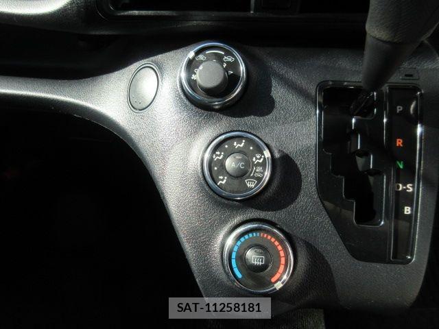 Toyota SIENTA 2015-09 6753292-17