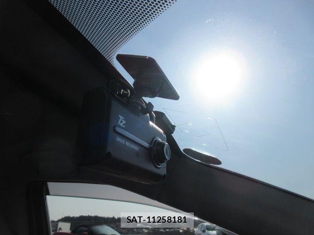 Toyota SIENTA 2015-09 6753292-18