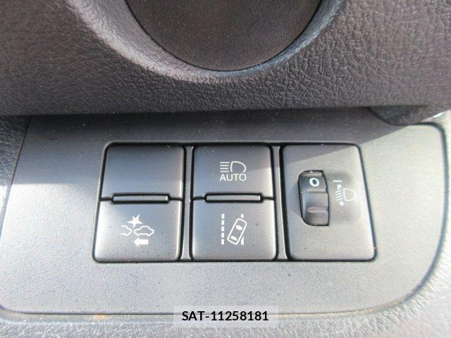 Toyota SIENTA 2015-09 6753292-20