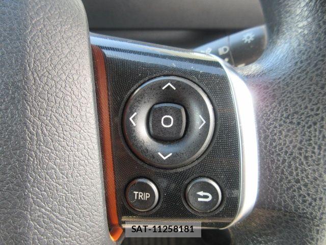 Toyota SIENTA 2015-09 6753292-23