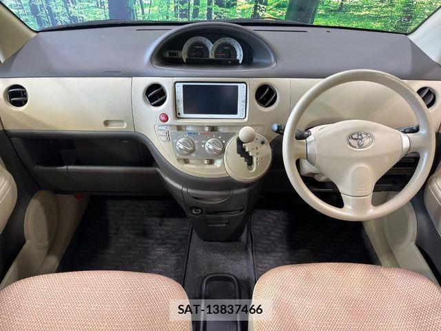 Toyota SIENTA 2012-06 6753295-1