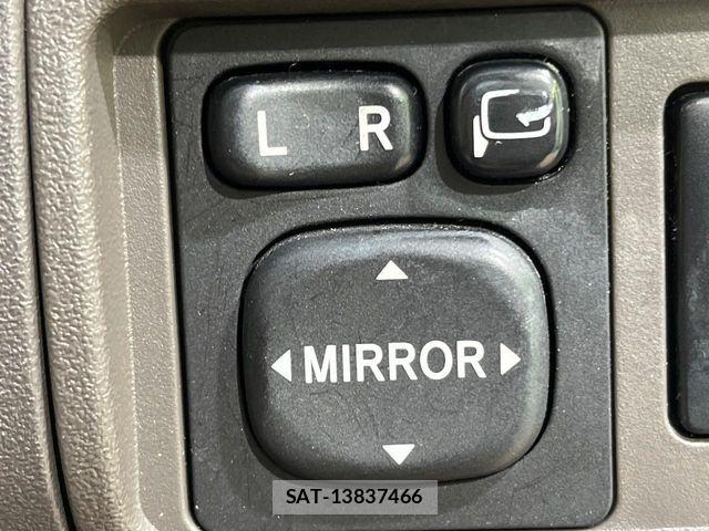 Toyota SIENTA 2012-06 6753295-5