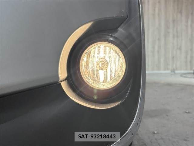 Toyota SIENTA 2018-02 6817232-11