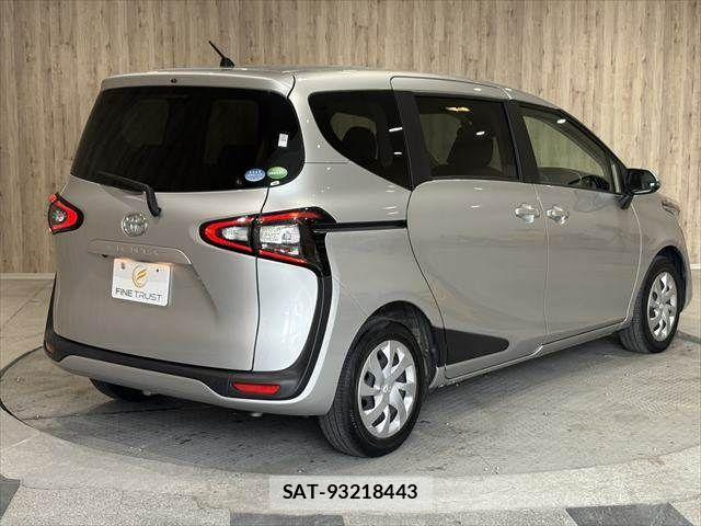 Toyota SIENTA 2018-02 6817232-17