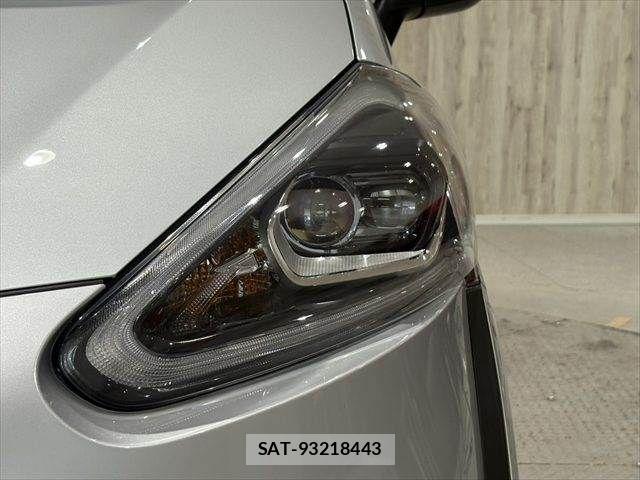 Toyota SIENTA 2018-02 6817232-23