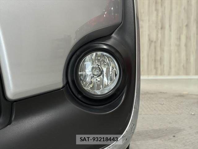 Toyota SIENTA 2018-02 6817232-25