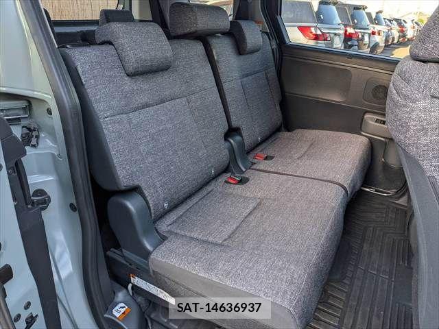 Toyota SIENTA 2025-02 6817229-11