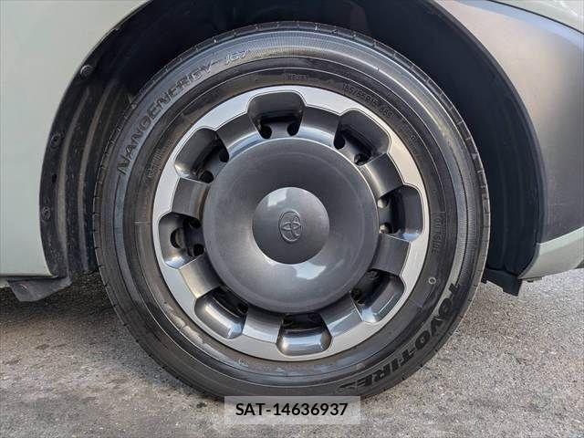 Toyota SIENTA 2025-02 6817229-28
