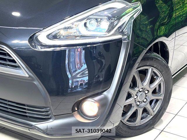 Toyota SIENTA 2017-09 6817247-12