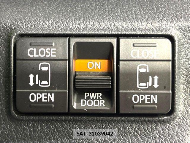 Toyota SIENTA 2017-09 6817247-2