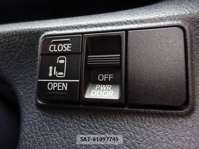 Toyota SIENTA 2019-12 6817235-10