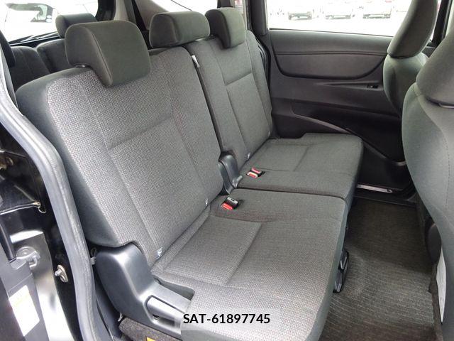 Toyota SIENTA 2019-12 6817235-14