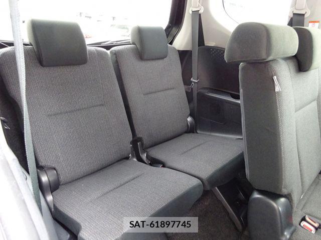 Toyota SIENTA 2019-12 6817235-15
