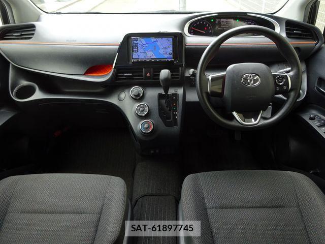 Toyota SIENTA 2019-12 6817235-1