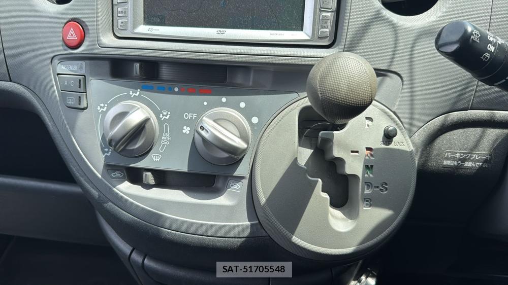 Toyota SIENTA 2005 6634473-13