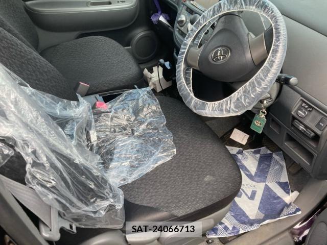 Toyota SIENTA 2014-09 6912676-9