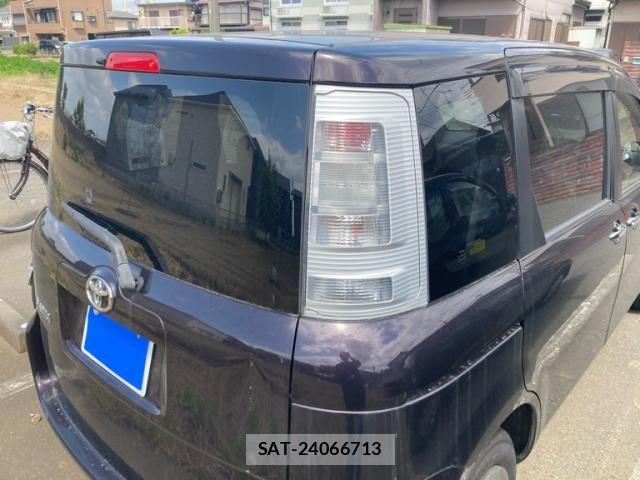 Toyota SIENTA 2014-09 6912676-3