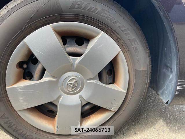 Toyota SIENTA 2014-09 6912676-5
