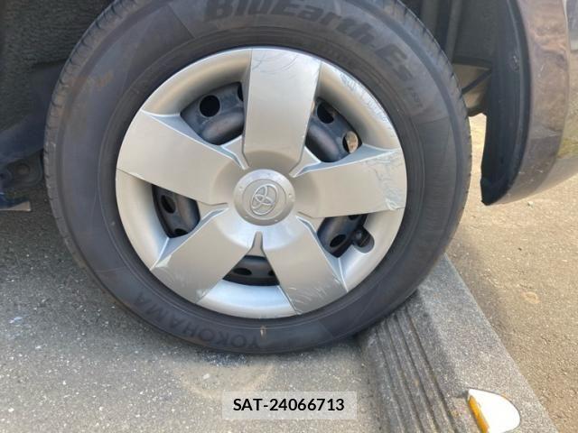 Toyota SIENTA 2014-09 6912676-7