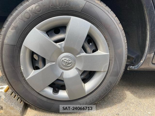 Toyota SIENTA 2014-09 6912676-8