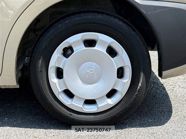 Toyota SIENTA 2025-01 6912628-19