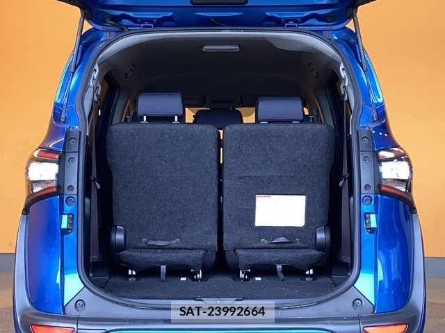 Toyota SIENTA 2017-11 6912656-12