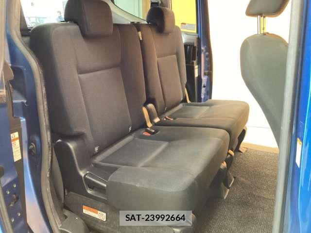 Toyota SIENTA 2017-11 6912656-14