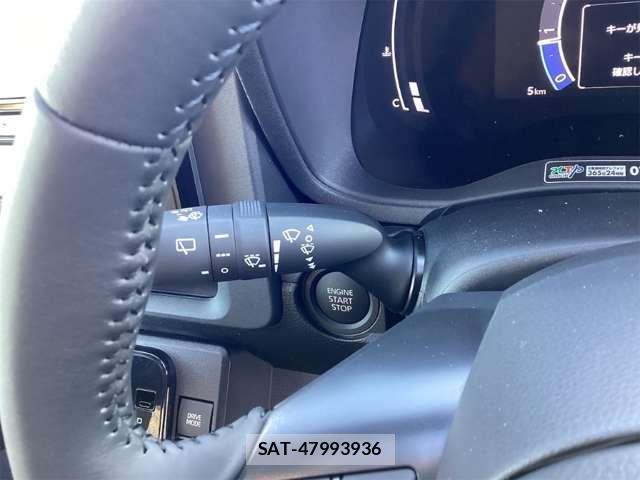 Toyota SIENTA 2025-02 6912619-12