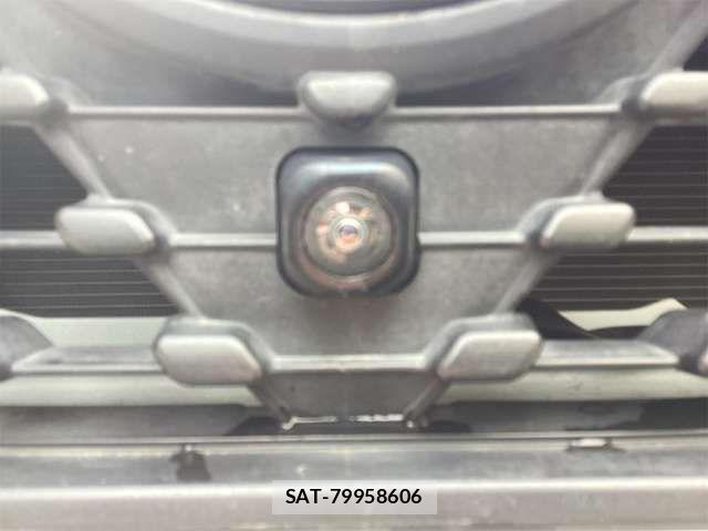 Toyota SIENTA 2021-04 6912630-18