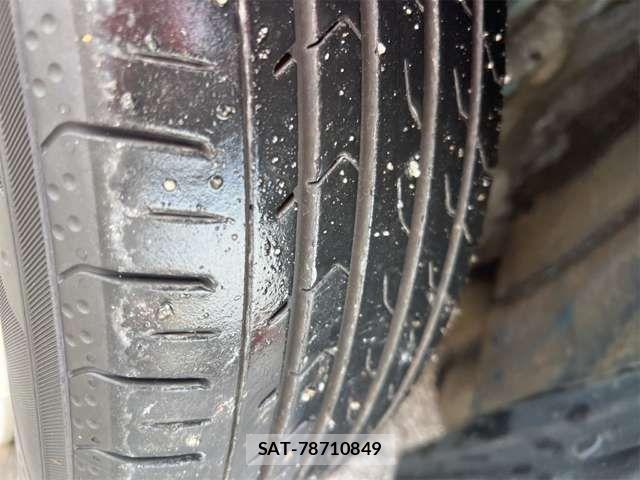 Toyota SIENTA 2017-10 6919726-15