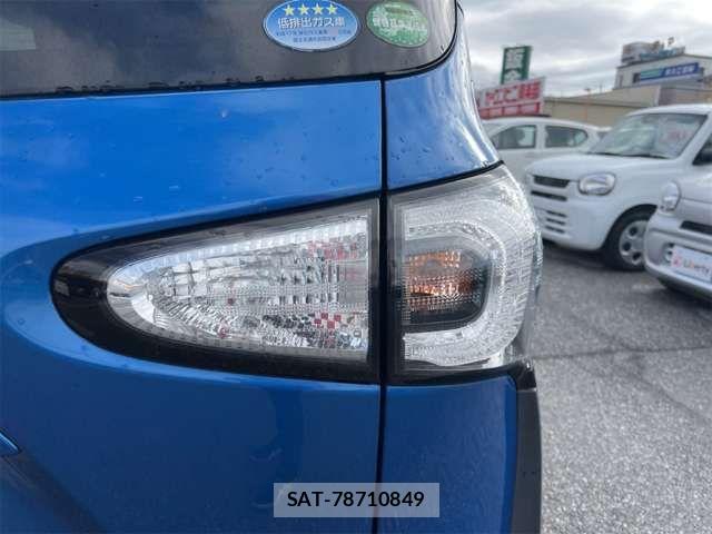 Toyota SIENTA 2017-10 6919726-18