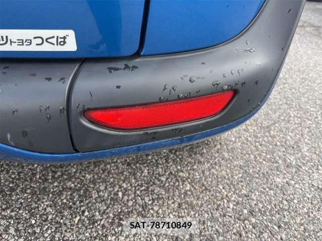 Toyota SIENTA 2017-10 6919726-19