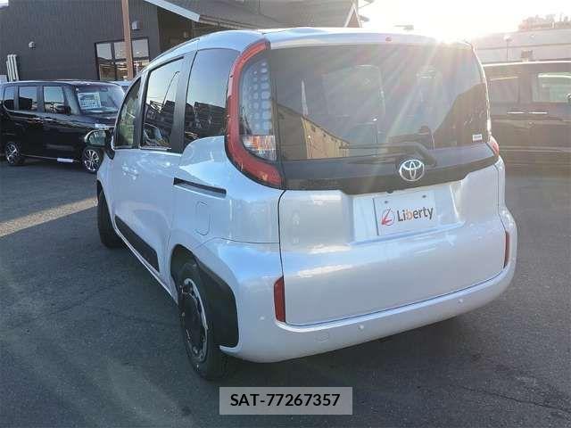 Toyota SIENTA 2025-02 6912612-11
