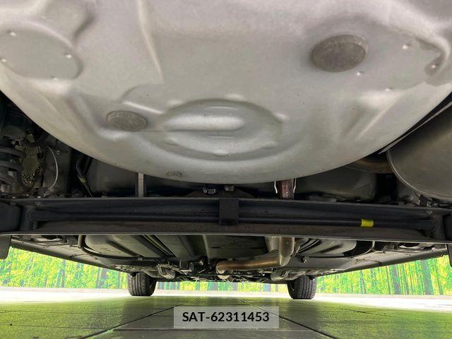 Toyota SIENTA 2016-06 6912655-18