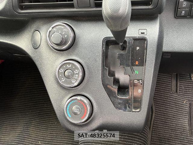 Toyota SIENTA 2021-01 6912634-13