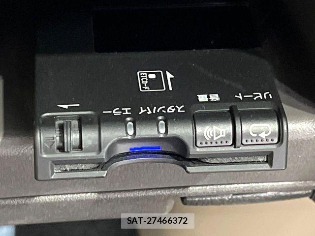 Toyota SIENTA 2012-11 6998250-3