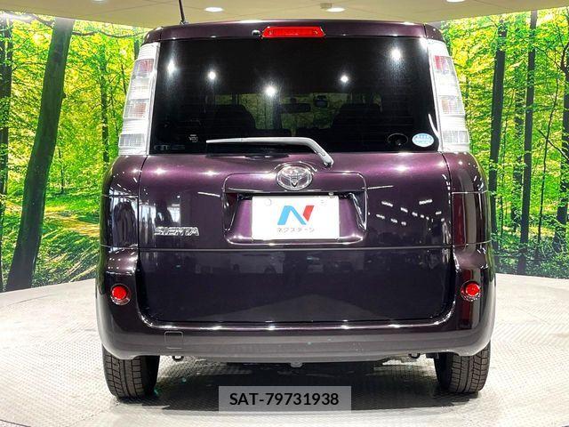 Toyota SIENTA 2013-08 6998244-15