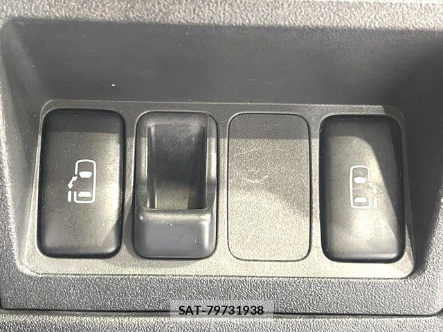 Toyota SIENTA 2013-08 6998244-4