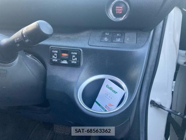 Toyota SIENTA 2021-06 6998237-16