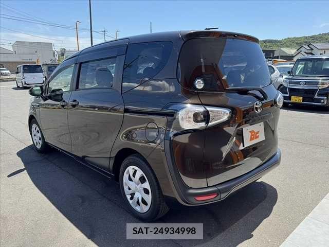 Toyota SIENTA 2016-03 6998243-12