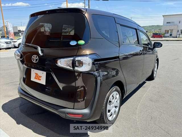 Toyota SIENTA 2016-03 6998243-14