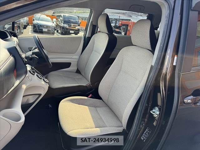 Toyota SIENTA 2016-03 6998243-17