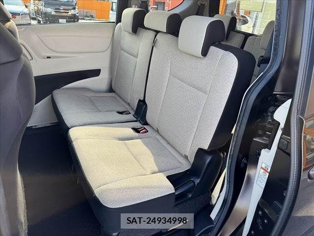 Toyota SIENTA 2016-03 6998243-18